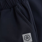 Entdecken Sie die Softshell-Hose von Color Kids – die perfekte Wahl für Schutz und Bewegungsfreiheit bei jedem Abenteuer.