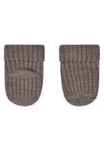 Dieses 3er-Set Socken mit niedlichen Bärenmotiven von Sterntaler bietet Komfort und Stil für die Kleinsten.