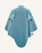 Mit unserer „BOO“ Signature Kollektion möchten wir mehr Freiheit im Alltag für Eltern und Kinder schaffen. Weniger Outfitwechsel, weniger Wäsche und mehr entspannte Momente am Tisch.

Ein Lätzchen, das sich gut anfühlt. Für Kinder und für Eltern.