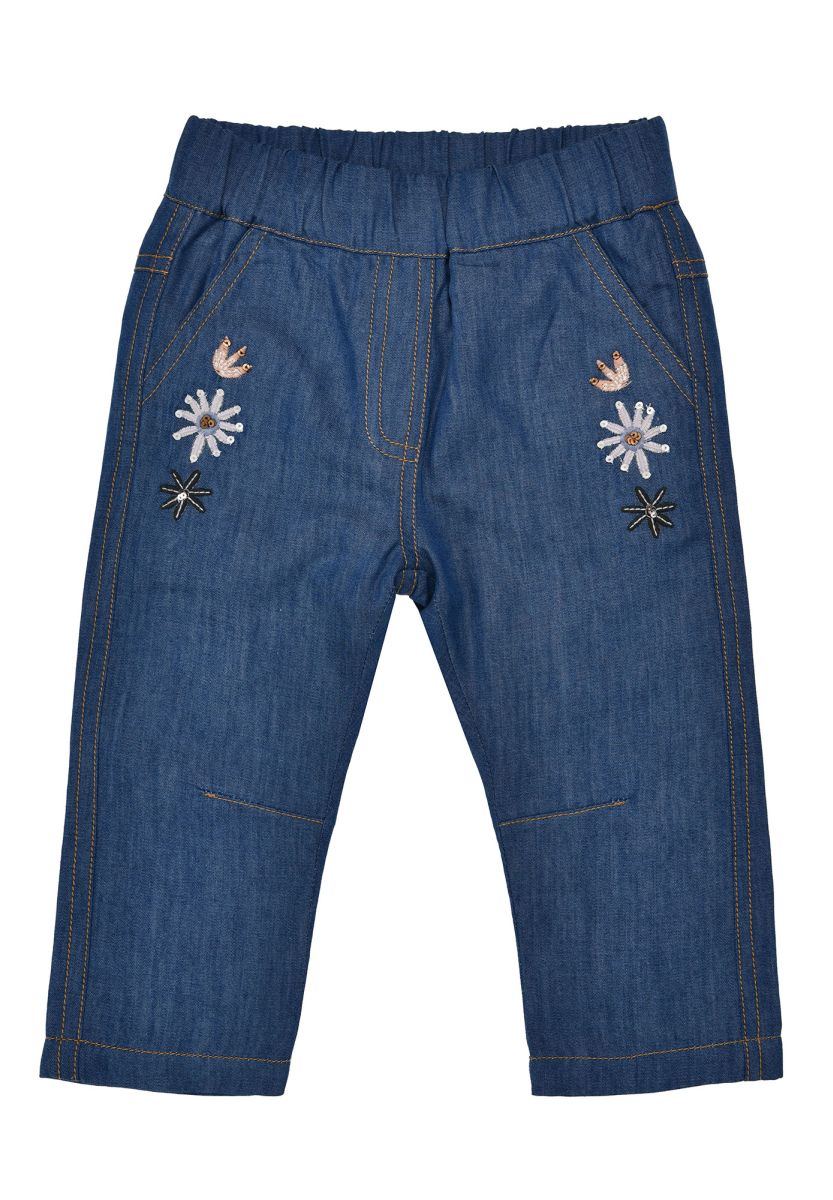 Klassische Hose im angesagten Jeansoptik-Look von Bondi – perfekt für jeden Tag. Das hochwertige Material aus bietet optimalen Tragekomfort und eine natürliche Atmungsaktivität. Die Tencel-Mischung sorgt für eine geschmeidige Haptik und sanfte Pflege der Haut. Vielseitig kombinierbar und zeitlos elegant.