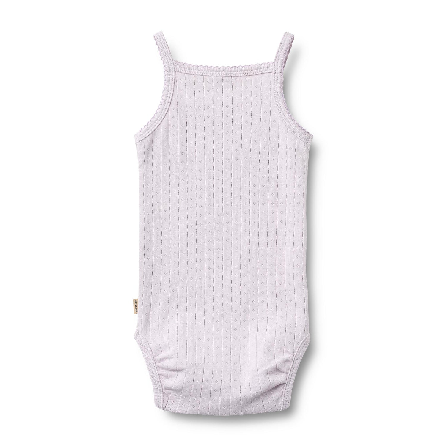 Weicher und atmungsaktivesr Body von WHEAT aus 100% Bio-Baumwolle. Das ärmellose Design bietet maximale Bewegungsfreiheit und Komfort für den ganzen Tag. Perfekt als Basis-Layer unter Kleidung oder zum Selbertragen. Die hochwertige Bio-Baumwolle ist sanft zur Haut und ideal für empfindliche Babyhaut. Langlebig, pflegeleicht und nachhaltig produziert.