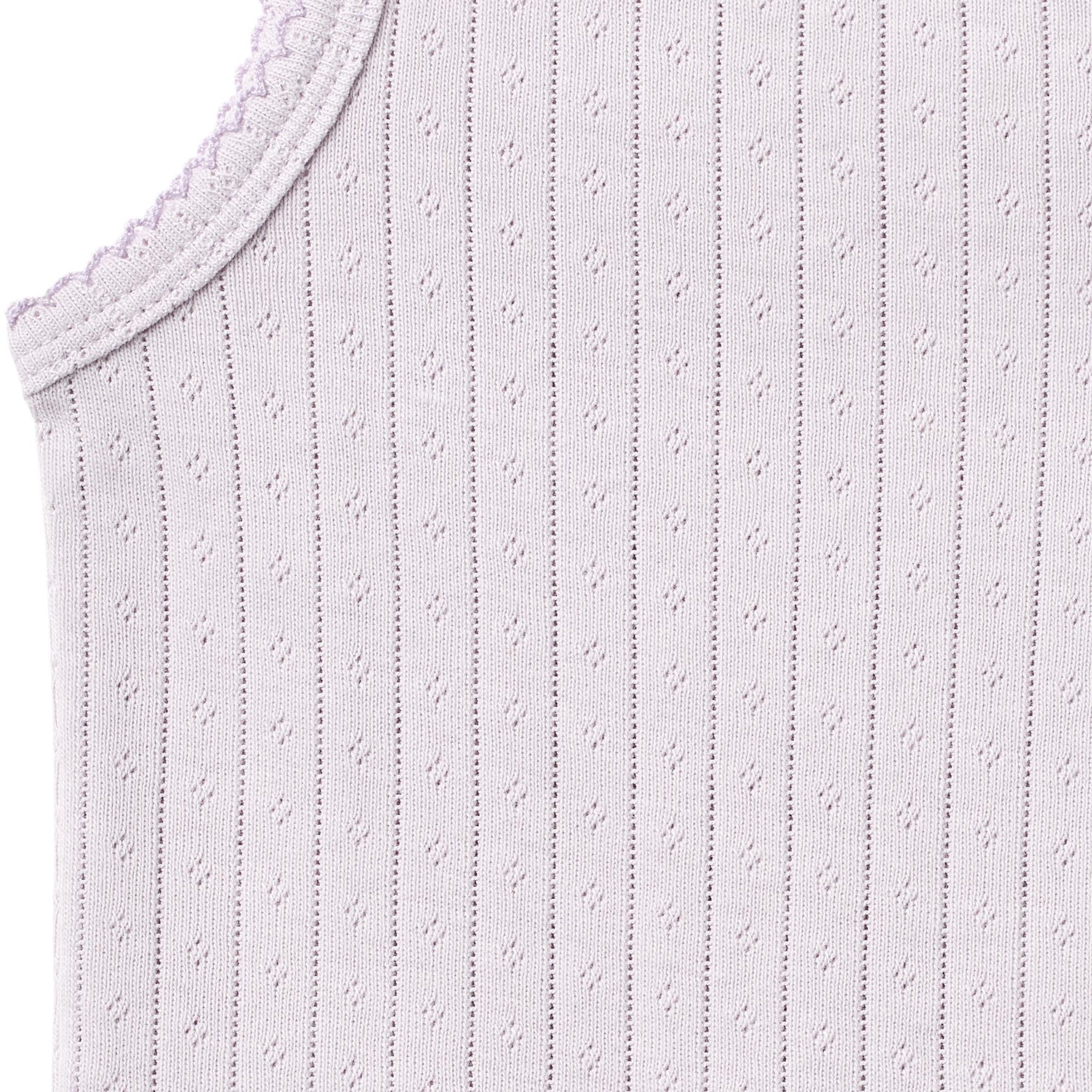 Weicher und atmungsaktivesr Body von WHEAT aus 100% Bio-Baumwolle. Das ärmellose Design bietet maximale Bewegungsfreiheit und Komfort für den ganzen Tag. Perfekt als Basis-Layer unter Kleidung oder zum Selbertragen. Die hochwertige Bio-Baumwolle ist sanft zur Haut und ideal für empfindliche Babyhaut. Langlebig, pflegeleicht und nachhaltig produziert.
