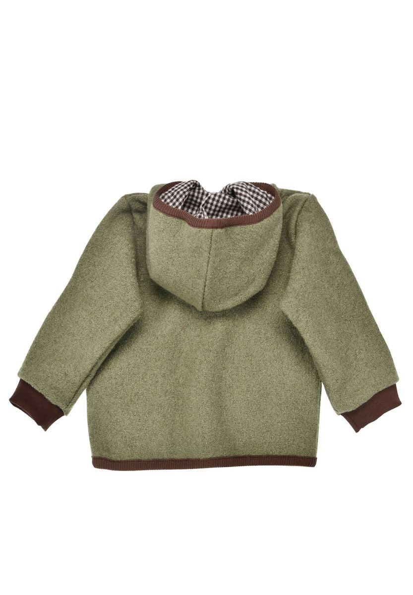 Die Walk Trachtenjacke von Bondi besticht durch ihre klassische Eleganz und hochwertige Verarbeitung. Das edle Material aus bietet optimale Wärmeisolation bei gleichzeitiger Atmungsaktivität. Die natürliche Wollmischung sorgt für Langlebigkeit und angenehmen Tragekomfort. Perfekt für traditionelle Anlässe und festliche Momente.