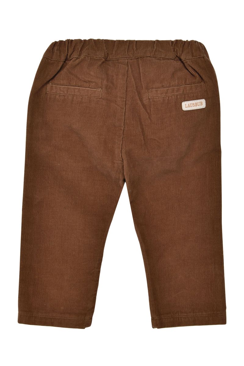 Klassische Trachten Cordhose aus robustem Baumwollgewebe von Bondi. Das hochwertige Material bietet Komfort und Langlebigkeit für traditionelle Anlässe und den Alltag. Die zeitlose Schnittform macht diese Hose zu einem vielseitigen Begleiter für Trachten-Liebhaber.