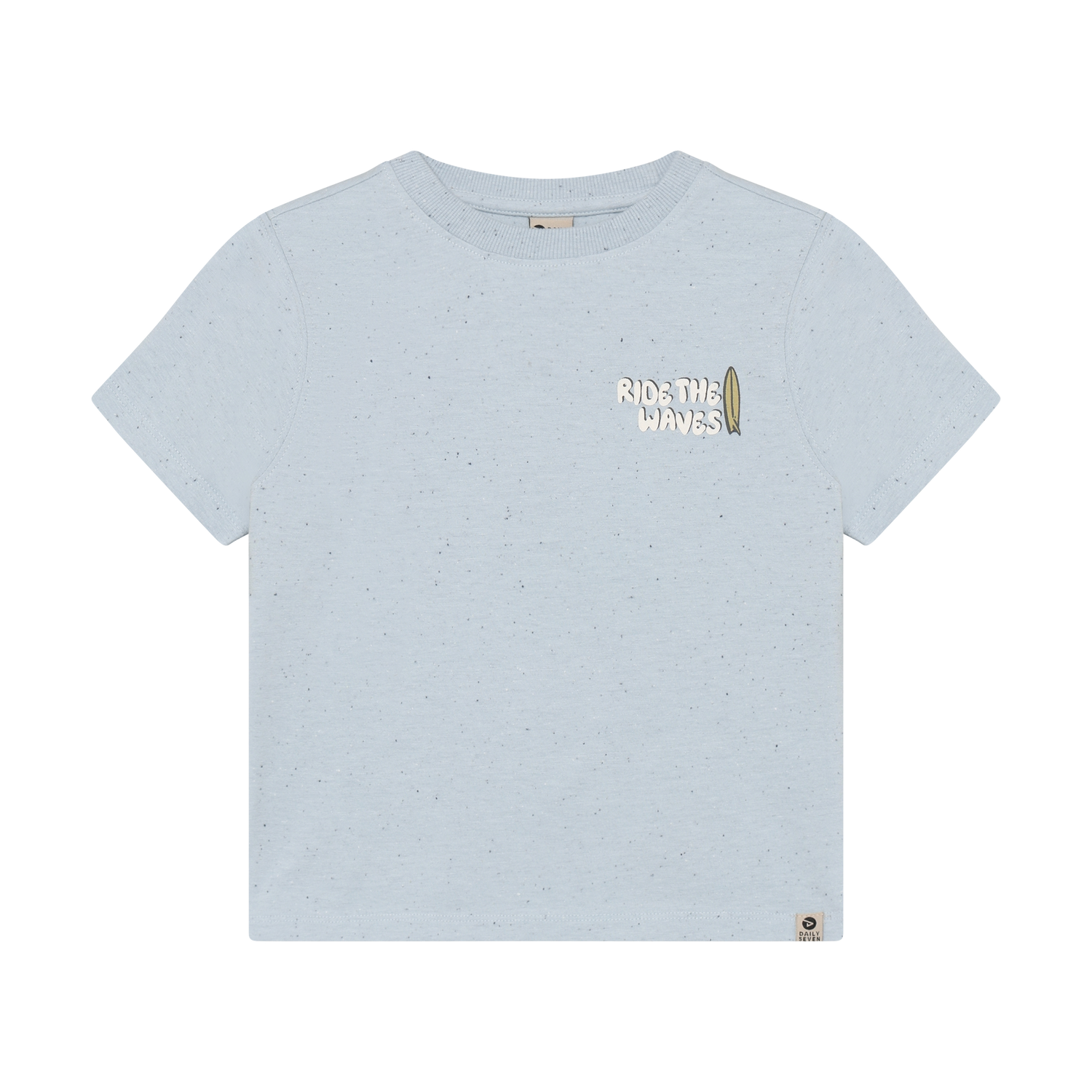 Klassisches Kurzarm-Shirt von Daily Seven mit auffälligem Rückenprint. Ein zeitloses Basics-Piece für den alltäglichen Einsatz.