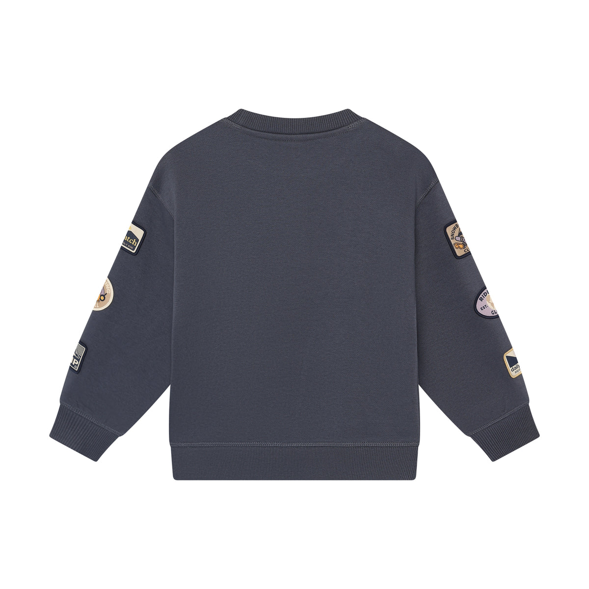 Gemütlicher dunkelblauer Sweater von Daily Seven mit klassischem Oversized-Schnitt. Die hochwertige Mischung aus 87% Baumwolle und 13% Polyester sorgt für optimalen Tragekomfort und Langlebigkeit. Perfekt für entspannte Tage und lässige Looks.