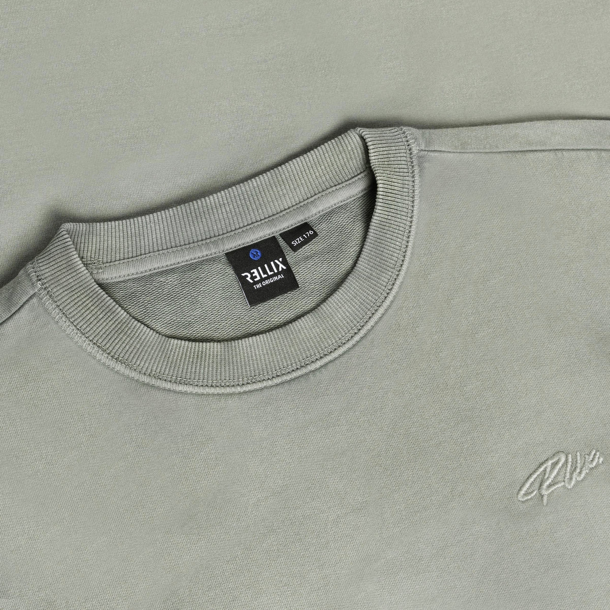 Das perfekte Everyday-Piece: Unser Oversized T-Shirt von Rellix besticht durch seinen lässigen, entspannten Schnitt und die hochwertige Washed-Optik. Die lockere Passform bietet maximalen Tragekomfort und lässt sich mühelos zu verschiedenen Outfits kombinieren. Ideal für einen modernen, casual Look.