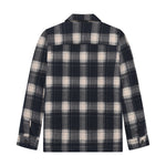 Stilvolle Shirt Jacket mit Reißverschluss und klassischem Check-Muster von Indian Blue Jeans. Die Mischung aus 72% Polyester, 23% Viskose und 5% Elastane sorgt für Komfort und Bewegungsfreiheit. Perfekt für einen modernen, lässigen Look.