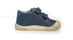 Diese Barfußschuhe von Naturino kombinieren Komfort und Stil mit einem modernen Design. Das Obermaterial aus Leder und Velours verleiht einen markanten Look, während der Klettverschluss Praktikabilität gewährleistet. Das Innenfutter und die Einlegesohle, beide aus Leder, sorgen für ein hochwertiges Gefühl beim Kontakt mit dem Fuß. Perfekt, um deine Tage mit einem Hauch von Eleganz zu begleiten.
