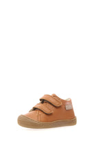 Die Naturino Barfußschuhe für Kinder bieten ein natürliches Laufgefühl und viel Bewegungsfreiheit für kleine Füße. Die flexible Sohle und der großzügige Zehenbereich unterstützen ein angenehmes und bequemes Tragegefühl.

Hochwertige Materialien und die kindgerechte Passform machen die Naturino Barfußschuhe zum idealen Begleiter für Herbst und Winter – perfekt für Kindergarten, Schule und Freizeit.