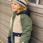 Warme und strapazierfähige Winterhose in klassischem Dunkelblau von Minymo. Aus hochwertigem Polyester gefertigt, bietet sie optimalen Schutz vor Kälte und Nässe. Perfekt für aktive Wintertage mit komfortablem Sitz und langlebiger Verarbeitung.