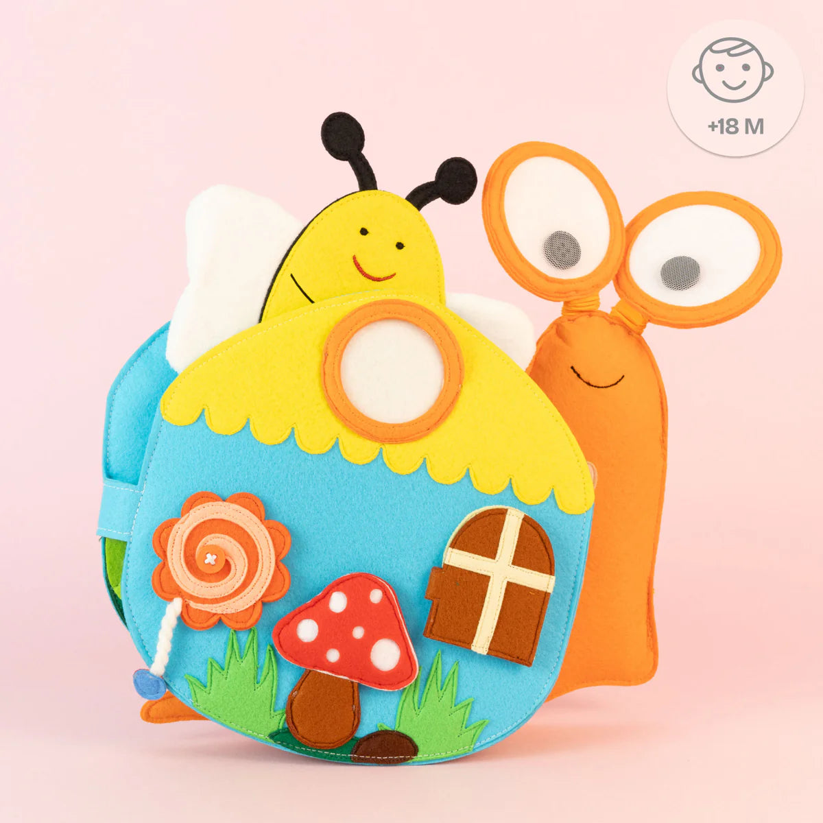 Die&nbsp;Travel Buddy Schnecke von Jolly Designs ist der perfekte Begleiter für kleine Entdecker ab 18 Monaten! Mit ihrem farbenfrohen Schneckenhaus voller interaktiver Aktivitäten lädt sie Kinder dazu ein, spielerisch ihre Feinmotorik, Kreativität und kognitiven Fähigkeiten zu fördern. Die liebevoll gestalteten Details und abwechslungsreichen Spielelemente machen jedes Abenteuer zu einem besonderen Erlebnis – ob zu Hause, im Wartezimmer oder auf Reisen.