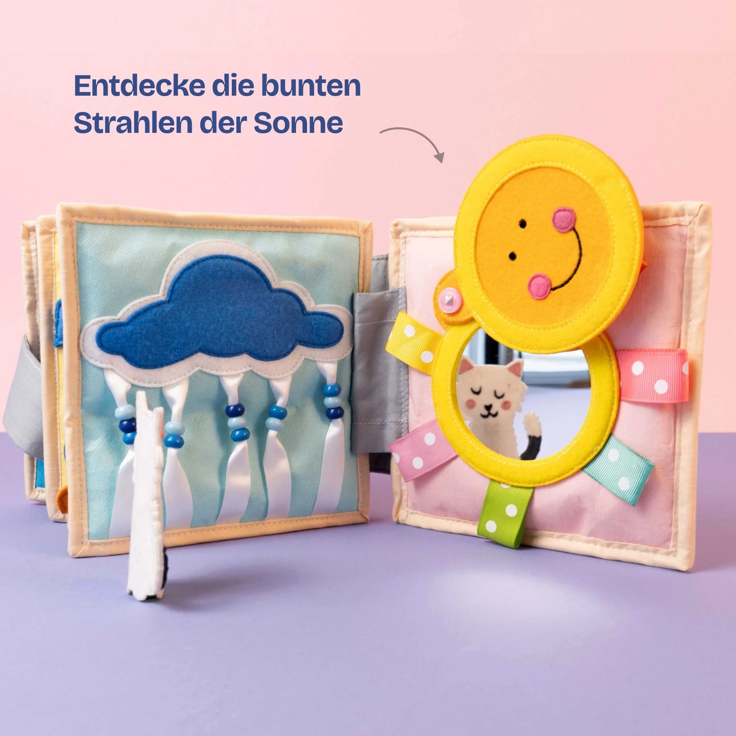Das&nbsp;Mini Quiet Book "Happy Sheep" von Jolly Designs ist ideal für Babys ab 4 Monaten. Handgefertigt aus kinderfreundlichen und OEKO-TEX® zertifizierten Materialien, bietet dieses Buch sicheren, sensorischen Spielspaß und unterstützt dabei die frühkindliche Entwicklung.

Mit seiner hochwertigen Verarbeitung und liebevollen Gestaltung überzeugt es auf ganzer Linie.