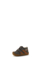 Die Naturino Barfußschuhe für Kinder bieten ein natürliches Laufgefühl und viel Bewegungsfreiheit für kleine Füße. Die flexible Sohle und der großzügige Zehenbereich unterstützen ein angenehmes und bequemes Tragegefühl.

Hochwertige Materialien und die kindgerechte Passform machen die Naturino Barfußschuhe zum idealen Begleiter für Herbst und Winter – perfekt für Kindergarten, Schule und Freizeit.