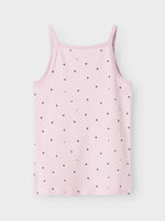 Das zweiteilige Set Unterhemden von name it ergänzt die passenden Panties perfekt.