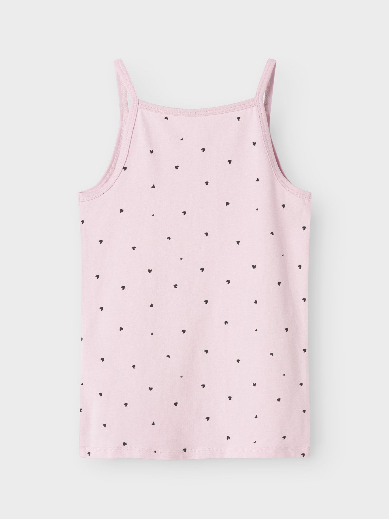 Das zweiteilige Set Unterhemden von name it ergänzt die passenden Panties perfekt.