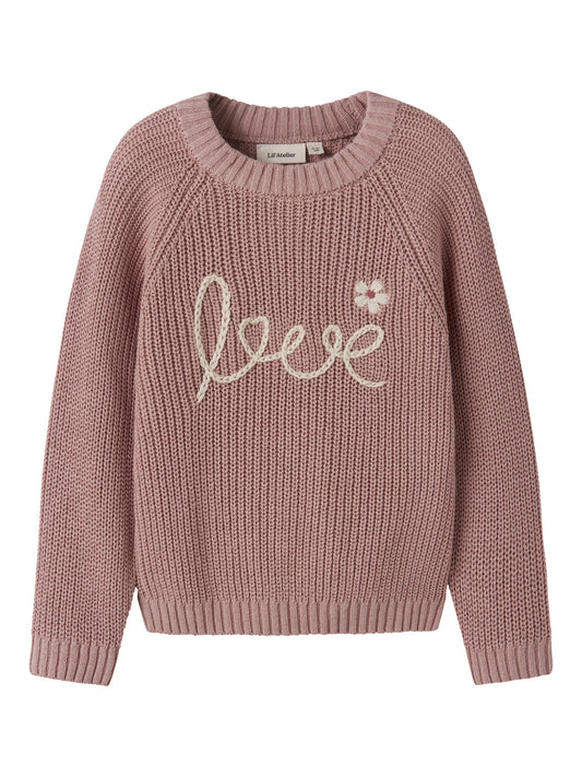 Das rosa Strickoberteil von Lil'Atelier besticht durch seinen liebevollen Love-Schriftzug und verleiht jedem Outfit eine charmante Note.
