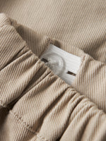 Lil' Atelier Hose – bequeme Eleganz für jeden Tag. Hochwertig verarbeitete Hosen, die deinen Look perfekt vervollständigen und dich überall selbstbewusst aussehen lassen.