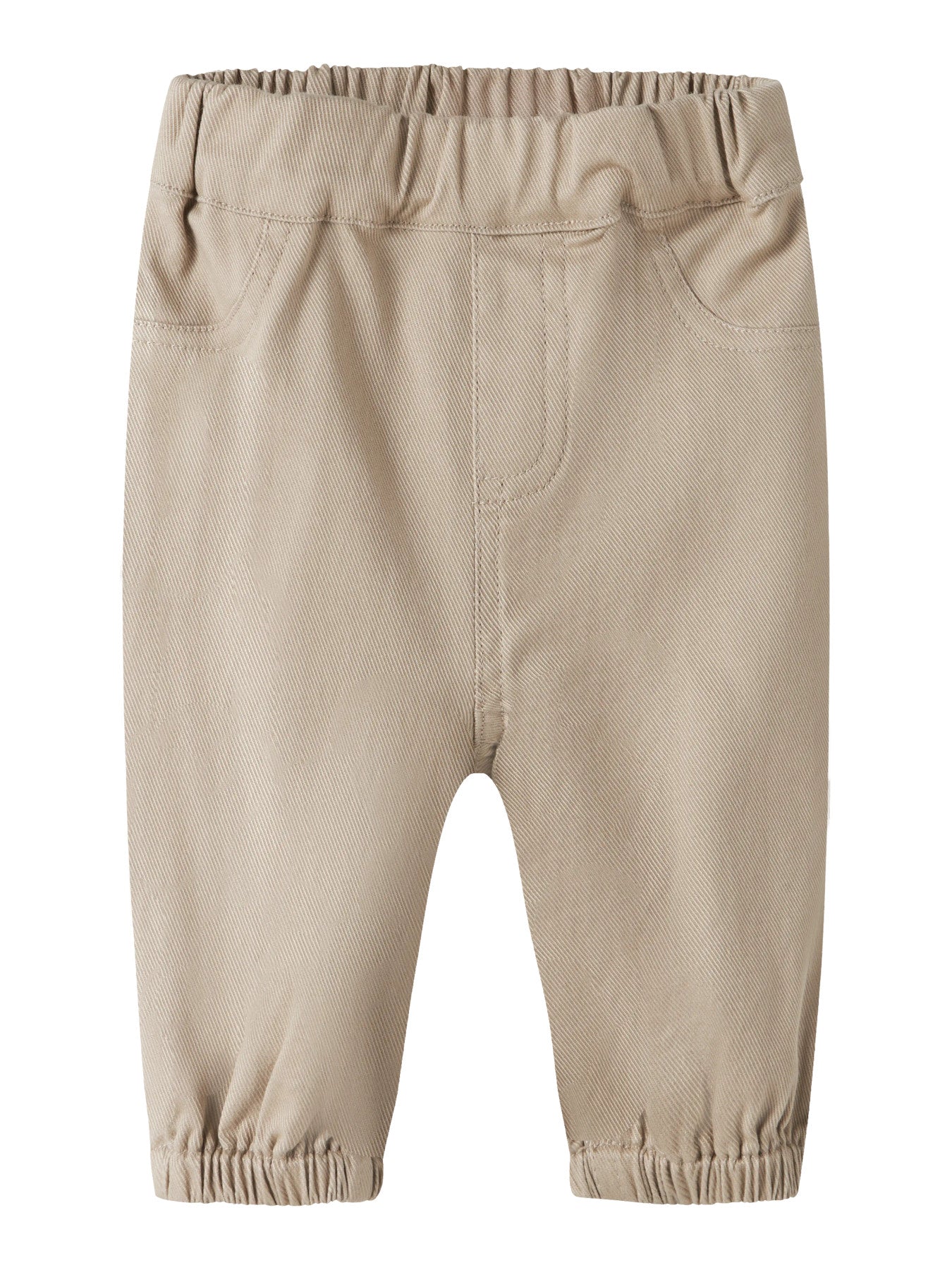 Lil' Atelier Hose – bequeme Eleganz für jeden Tag. Hochwertig verarbeitete Hosen, die deinen Look perfekt vervollständigen und dich überall selbstbewusst aussehen lassen.