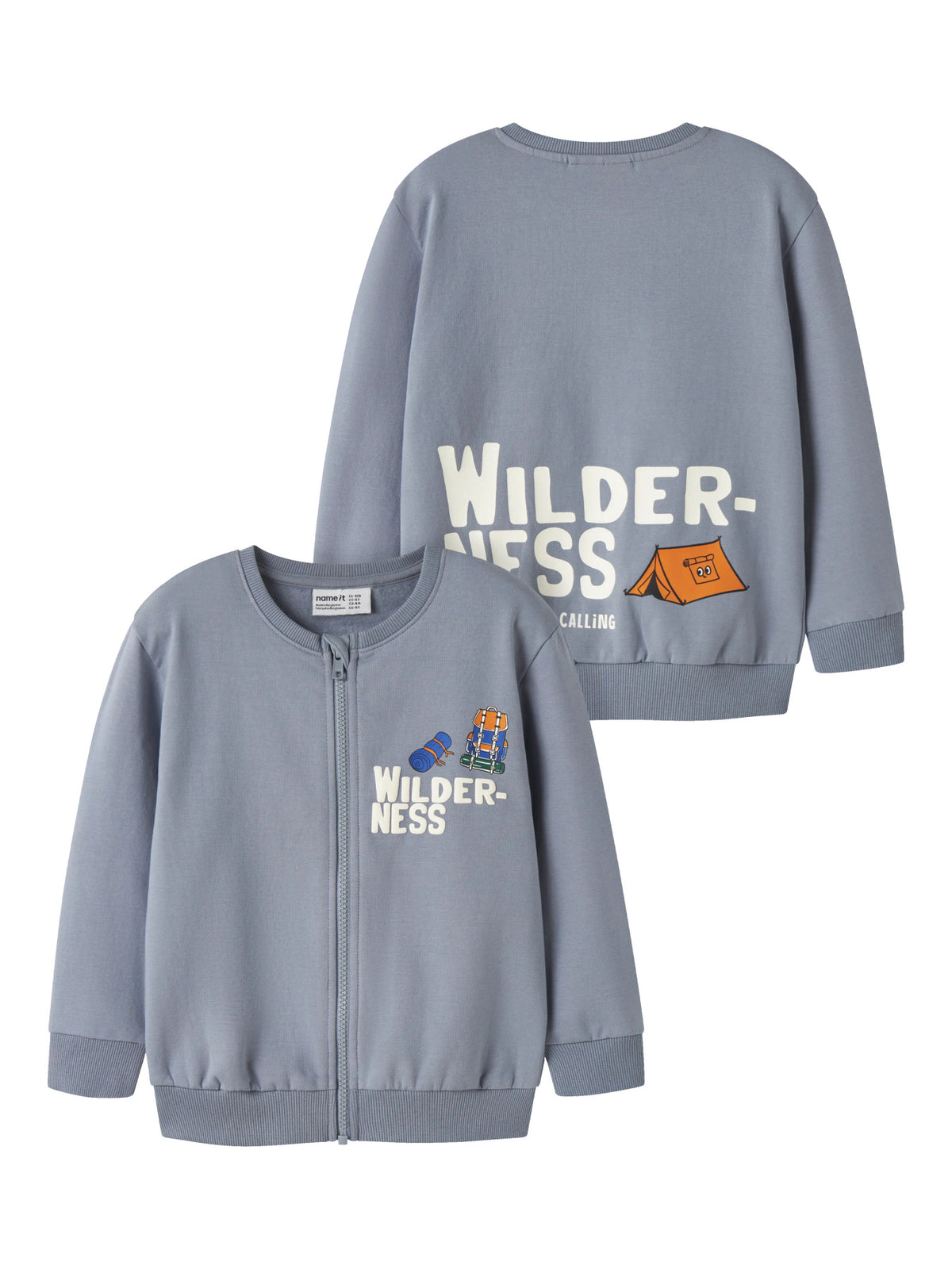 Der Sweat Cardigan von name it ist eine vielseitige Weste aus hochwertigen Materialien. Die Kombination aus 75% Bio-Baumwolle, 20% recycelter Baumwolle und 5% Elastane sorgt für optimalen Komfort und Langlebigkeit. Das klassische blaue Design passt zu vielen Outfits und macht die Weste zum perfekten Begleiter für jeden Tag. Die nachhaltige Materialzusammensetzung unterstreicht das Engagement für umweltbewusste Mode.