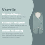 Die emma &amp; noah Einschlagdecke aus Bio-Baumwolle hält Dein Baby warm und gemütlich. Mit Teddyfutter und Wattierung sorgt sie für Komfort. Die Decke passt in Babyschale und Kinderwagen und wächst dank verstellbarer Kapuze mit. Einfaches Einwickeln garantiert schnelle Nutzung.