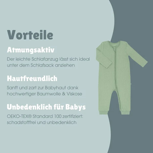 Der langärmlige Schlafanzug aus atmungsaktivem Viskose-Baumwoll-Mix sorgt für angenehmen Babyschlaf. Der praktische Frontreißverschluss mit Kinnschutz erleichtert das An- und Ausziehen sowie das Wickeln. Offene Füße unterstützen die ersten Schritte und Entdeckungen Ihres Kindes.
