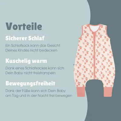 Der Schlafsack aus 100% Bio-Baumwolle mit 0.5 TOG hält Dein Baby warm, leicht und atmungsaktiv. Er bietet maximale Bewegungsfreiheit und sorgt für sicheren Schlaf, da das Gesicht frei bleibt und der Schlafsack nicht verrutschen kann. Der Komfort-Reißverschluss schützt das Kinn, während weiche Abschlüsse am Hals und den Armen für angenehmes Tragegefühl sorgen. Ideal für ruhige Nächte und entspanntes Träumen.