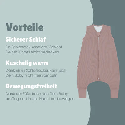 Der Schlafsack aus 100% Bio-Baumwolle mit 1.0 TOG hält Dein Baby warm, leicht und atmungsaktiv. Er bietet maximale Bewegungsfreiheit und sorgt für sicheren Schlaf, da das Gesicht frei bleibt und der Schlafsack nicht verrutschen kann. Der Komfort-Reißverschluss schützt das Kinn, während weiche Abschlüsse am Hals und den Armen für angenehmes Tragegefühl sorgen. Ideal für ruhige Nächte und entspanntes Träumen.