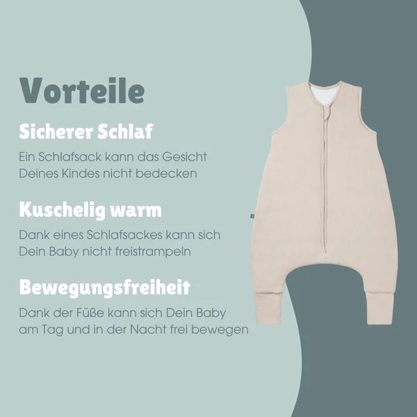Dieser Schlafsack aus Bio-Baumwolle hält Dein Baby bei kühlen Temperaturen warm und bequem. Die leichte Fütterung sorgt für angenehme Wärme, während der Reißverschluss und die Umschlag-Füße einfache Handhabung und zusätzlichen Schutz bieten. Perfekt für sichere Nächte bei 16–20 °C.