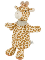 Die Handpuppe Giraffe Kaya fördert spielerisch die Sprachentwicklung und Kreativität. Sie besteht aus weichem Material, liegt gut in kleinen Händen und ist mit liebevollen Details gestaltet. Mit 33 x 16 x 10 cm ist sie ideal für Rollenspiele und leicht zu reinigen.