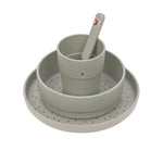 Das Kindergeschirr Set Little Forest mit dem süßen Fuchs punktet mit Funktionalität und liebevollem Design. Das Kindergeschirr ist BPA-frei, leicht sowie mikrowellen- und spülmaschinengeeignet.