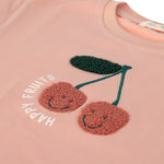 Das stylishe Kinder Shirt in Peach macht das Outfit der Kids zum Hingucker! Das GOTS-zertifizierte Kurzarm Shirt aus Baumwolle (bio) rundet in modischen Farben und auffälligen Aufdrucken jeden Look ab. Bis Größe 86/92: Druckknöpfe an der Schulter.