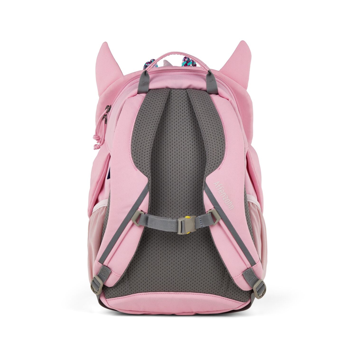 Der Rucksack Large Friend Einhorn von Affenzahn ist der perfekte Begleiter für Kinder im Alltag und auf Abenteuern. Mit seinem niedlichen Einhorn-Design und der großzügigen Größe bietet er ausreichend Platz für Schulutensilien, Spielzeug und persönliche Gegenstände. Der robuste Rucksack überzeugt durch hochwertige Verarbeitung und ergonomisches Design, das auch bei längeren Tragezeiten komfortabel sitzt. Ideal für Schule, Kindergarten oder Freizeitaktivitäten – ein treuer Freund für jedes Abenteuer.