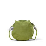 Die Geldtasche Drache von Affenzahn ist das perfekte Accessoire für kleine Abenteurer. Mit ihrem niedlichen Drachen-Design begeistert sie Kinder und macht das Tragen von Kleingeld zum Vergnügen. Die praktische Größe passt problemlos in jeden Kinderrucksack oder jede Tasche. Hochwertig verarbeitet und langlebig – ideal für den täglichen Gebrauch.