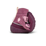 Der klassische Winterstiefel Wolle Comfy von Affenzahn &nbsp;aus recycelter Wolle ist warm gefüttert und wasserdicht. Mit zwei Klettverschlüssen kinderleicht zu Öffnen und zu Schließen.
