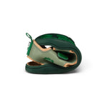 Sandale Leder Airy Frosch von Affenzahn – das perfekte Schuhwerk für kleine Abenteurer. Mit hochwertigem Leder und durchdachtem Design bietet diese Sandale optimalen Halt und Komfort für aktive Kinderfüße. Das fröhliche Frosch-Design macht jeden Schritt zum Spaß. Ideal für Sommer, Strand und Outdoor-Aktivitäten.