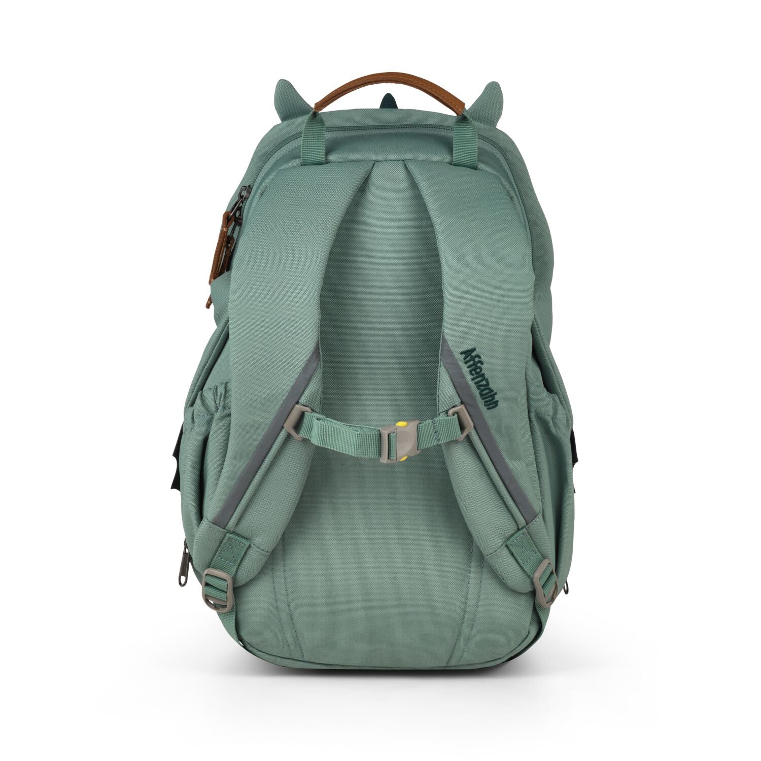 Der Rucksack Großer Freund Pure Drache von Affenzahn ist der perfekte Begleiter für Kinder im Kindergarten und in der Grundschule. Mit seinem liebevollen Drachen-Design und der robusten Verarbeitung bietet er ausreichend Platz für Spielzeug, Snacks und kleine Schätze. Die ergonomischen Schultergurte sorgen für angenehmen Tragekomfort, während die hochwertigen Materialien Langlebigkeit garantieren.&nbsp;