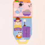 Willkommen im Travel Buddy Puppenhaus. Die liebevoll gestalteten Räume laden zu einem fantasievollen Rollenspiel ein. Die 3 Fingerpuppen begleiten durch Alltagssituationen und bringen Freude und Spielspaß.