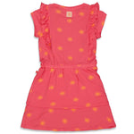 Beschreibung

Dieses farbenfrohe Sommerkleid bringt Leichtigkeit und gute Laune in jeden Tag. Mit seinem lebendigen Allover-Print ist es der perfekte Begleiter für sonnige Stunden und sorgt für einen frischen, stilvollen Auftritt. Das luftige Material garantiert angenehmen Tragekomfort, ideal für warme Tage und entspannte Momente. Setzen Sie auf strahlende Farben und ein Design, das Lebensfreude ausstrahlt.