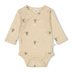 Beschreibung

Gerippter Wickelbody von Feetje aus der Kollektion Special Delivery

Material