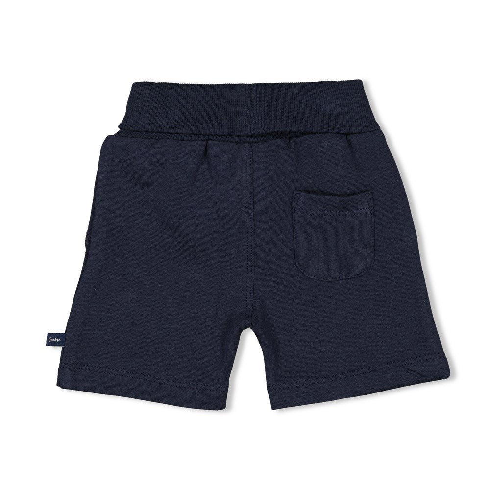 Beschreibung

Short aus der Rock my Boat Kollektion von Feetje

Material

96% CO + 4% EL French Terry