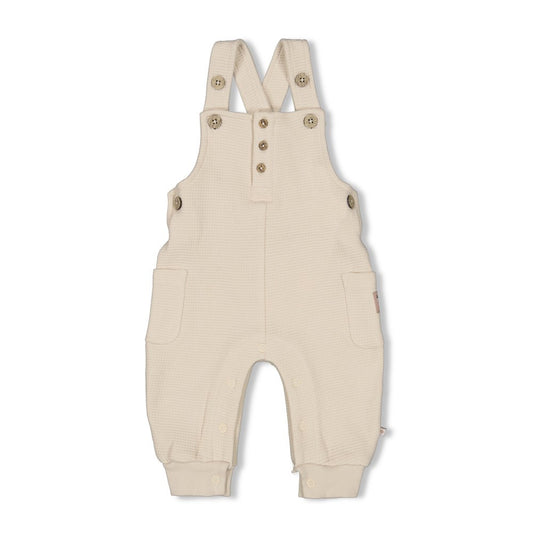 Latzhose aus der Kollektion The Chill Club von Feetje
