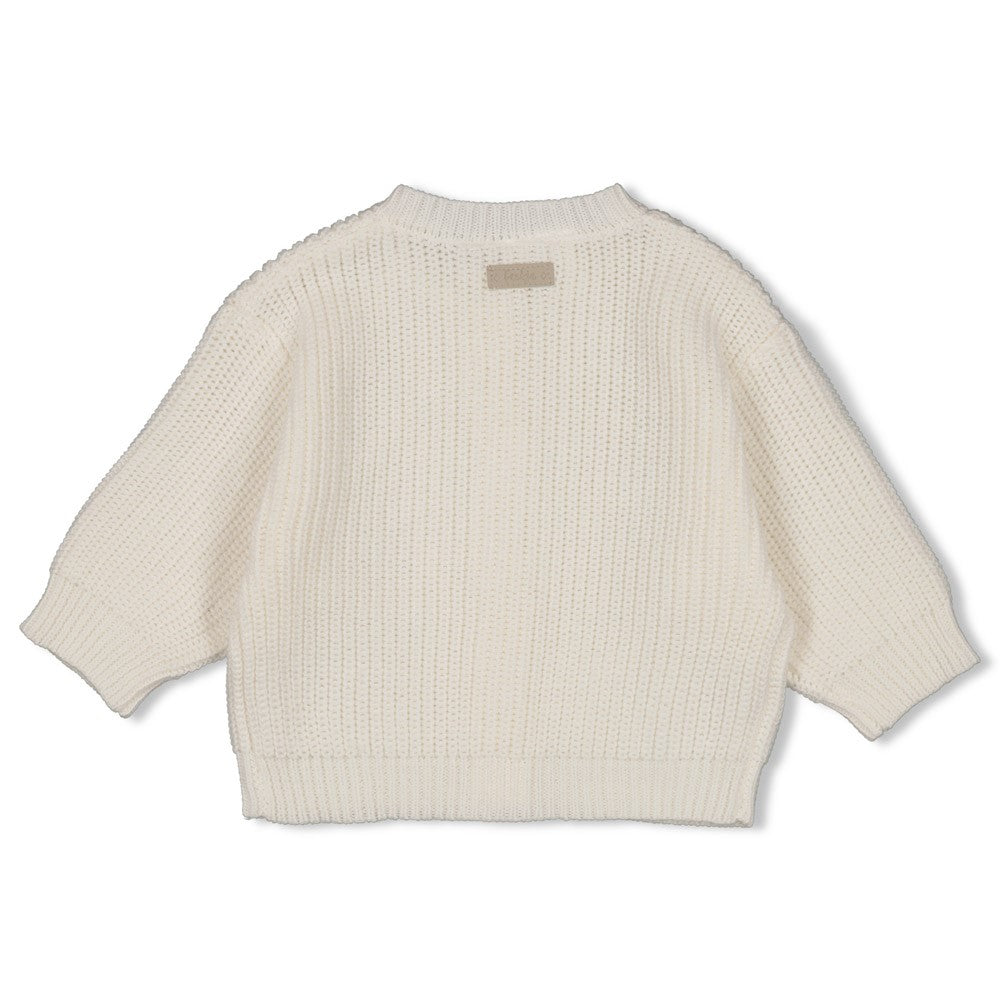 Die Oversized-Strickjacke "Sea Sweeties" von Feetje verbindet lässigen Stil mit gemütlichem Tragekomfort. Das großzügige Schnittmuster ermöglicht maximale Bewegungsfreiheit und schafft einen modernen, entspannten Look. Hochwertige Strickqualität sorgt für Langlebigkeit und angenehmes Tragegefühl bei jeder Gelegenheit.