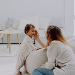 Die Emma &amp; Noah Babyschlafanzüge aus weicher Rippenstruktur sorgen für süße Träume ohne Sorgen. Der luftige Viskose-Baumwoll-Mix hält dein Baby angenehm trocken und bequem. Mit dem praktischen Reißverschluss vorne geht das An- und Ausziehen sowie das Wickeln spielend leicht. Der kleine Kinnschutz bewahrt zarte Babyhaut vor Druckstellen. Offene Füßchen laden zum ersten Entdecken und Toben ein – perfekt für kleine Abenteuerlustige!