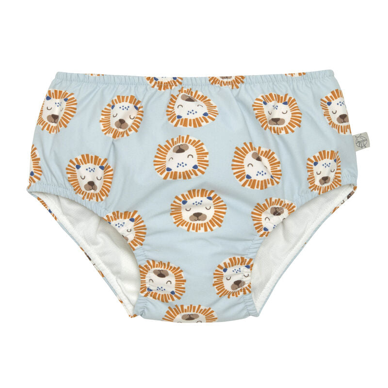 Die Baby Schwimmwindel mit dem Löwen Print bietet eine schöne und umweltfreundliche Alternative zur Einwegwindel. Ihr saugfähiges Innenfutter hält die Kinderhaut trocken und größere Missgeschicke im Wasser auf.