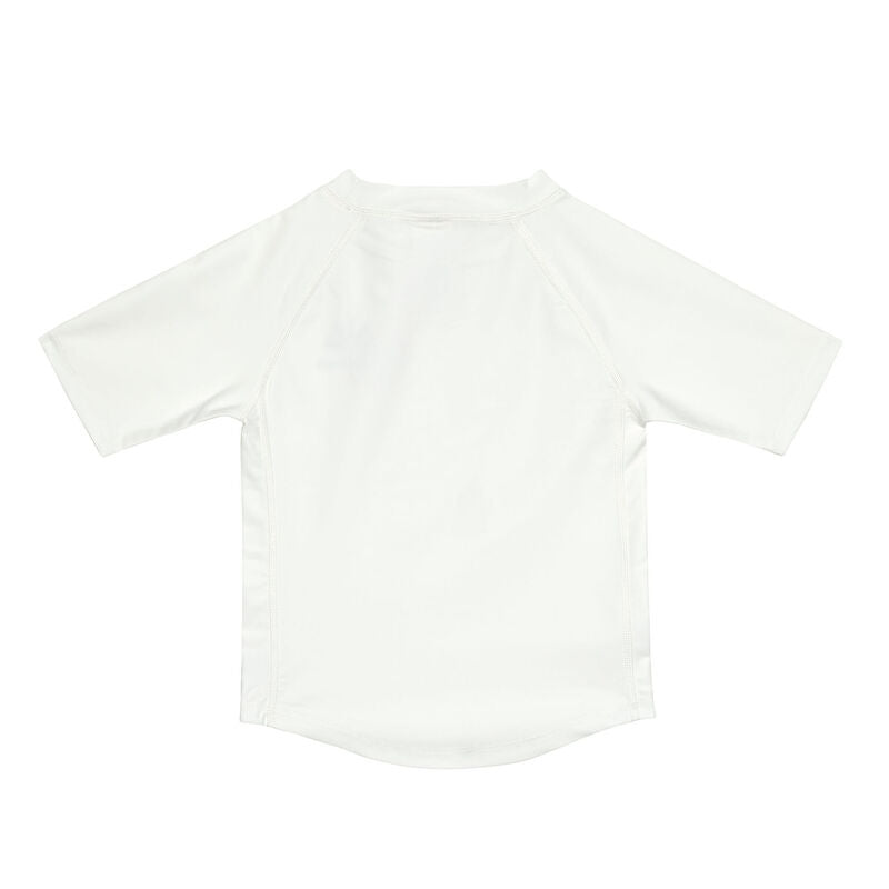 Das weiße, kurzärmelige Kinder UV Shirt mit UV-Schutz 60 kommt mit einem Löwen Print und extra weichem Stoff. Das atmungsaktive und schnelltrocknende Material sorgt für eine angenehme Passform und Badespaß.