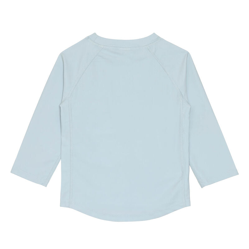 Das hellblaue, langärmelige Kinder UV Shirt mit UV-Schutz 60 kommt mit einem Löwen Print und extra weichem Stoff. Das atmungsaktive und schnelltrocknende Material sorgt für eine angenehme Passform und Badespaß