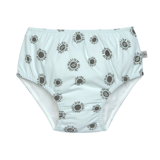 Die mintgrüne Baby Schwimmwindel bietet eine schöne und umweltfreundliche Alternative zur Einwegwindel. Ihr saugfähiges Innenfutter hält die Kinderhaut trocken und größere Missgeschicke im Wasser auf. Geeignet von 3 Monaten bis 3 Jahren.
