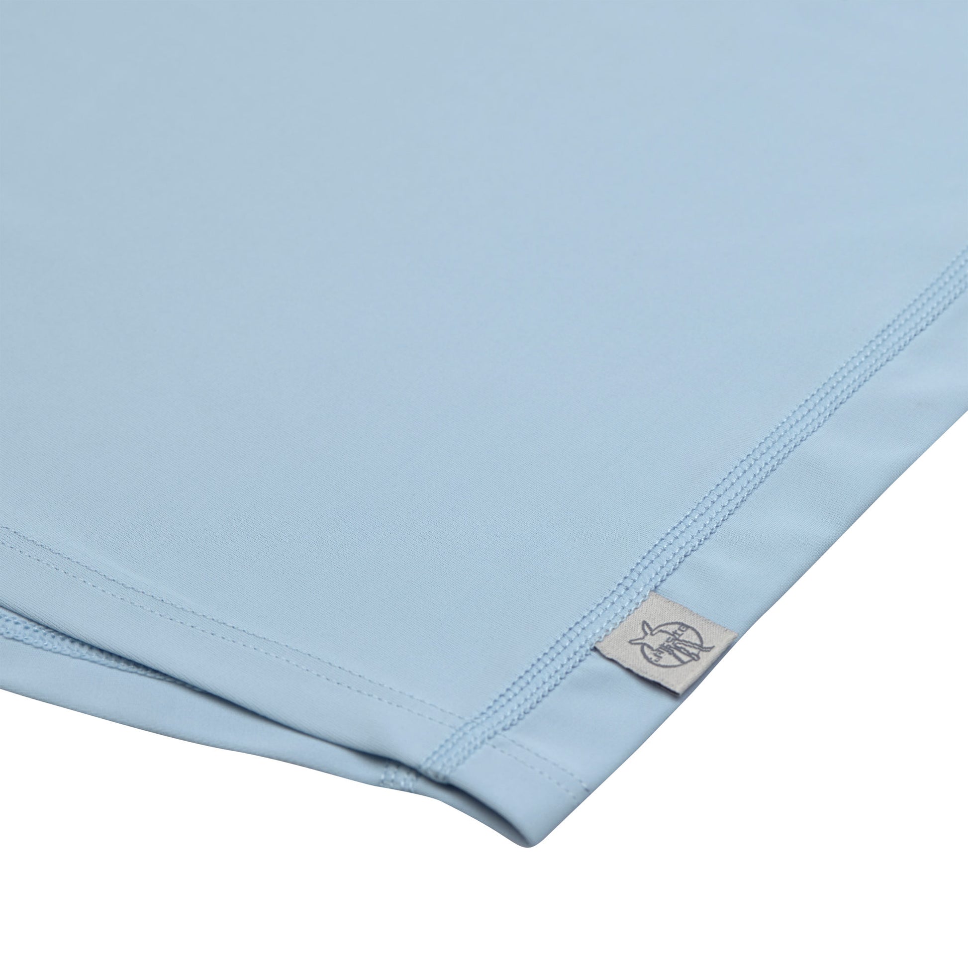 Das hellblaue, langärmelige Kinder UV Shirt mit UV-Schutz 60 kommt mit einem Crocodile Print und extra weichem Stoff. Das atmungsaktive und schnelltrocknende Material sorgt für eine angenehme Passform und Badespaß. Geeignet von 3 Monaten bis 3 Jahren.
