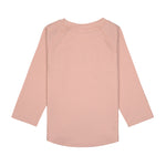 Das rosa, langärmelige Kinder UV Shirt mit UV-Schutz 60 kommt mit einem Palmen Print und extra weichem Stoff. Das atmungsaktive und schnelltrocknende Material sorgt für eine angenehme Passform und Badespaß. Geeignet von 3 Monaten bis 3 Jahren.